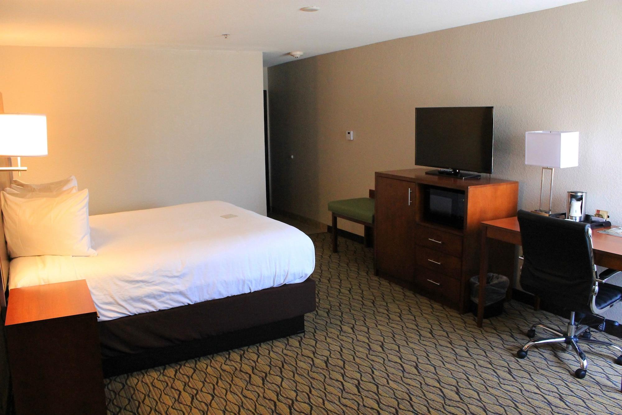 Wyndham Garden Fort Wayne Ngoại thất bức ảnh