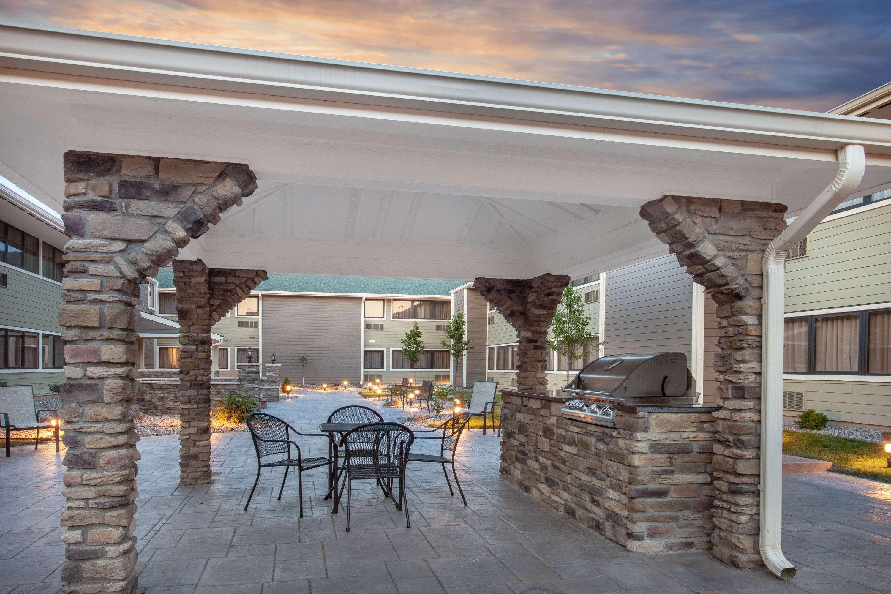 Wyndham Garden Fort Wayne Ngoại thất bức ảnh